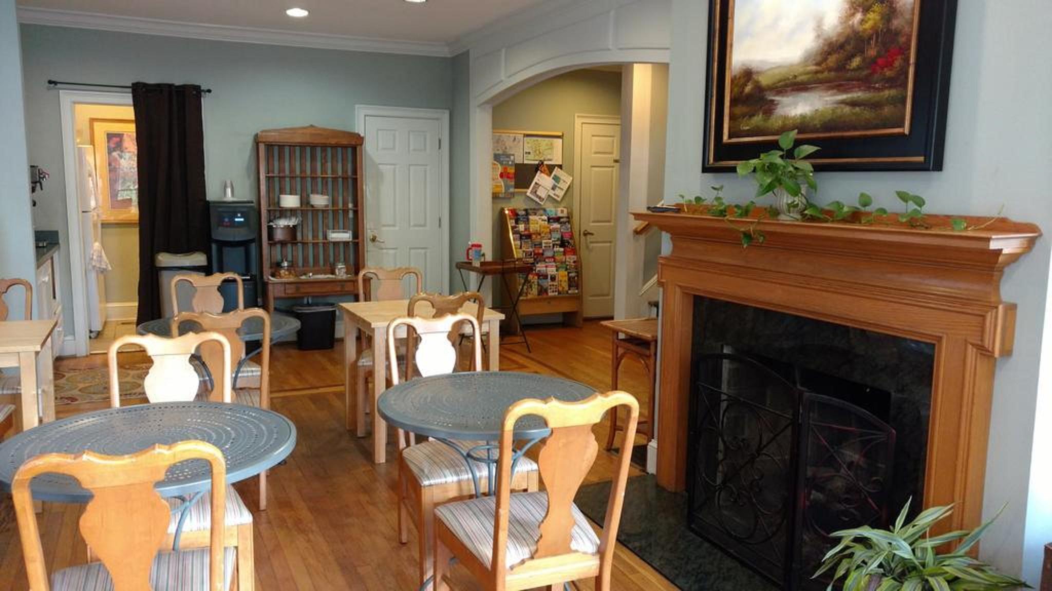 The At Emory Inn 3*